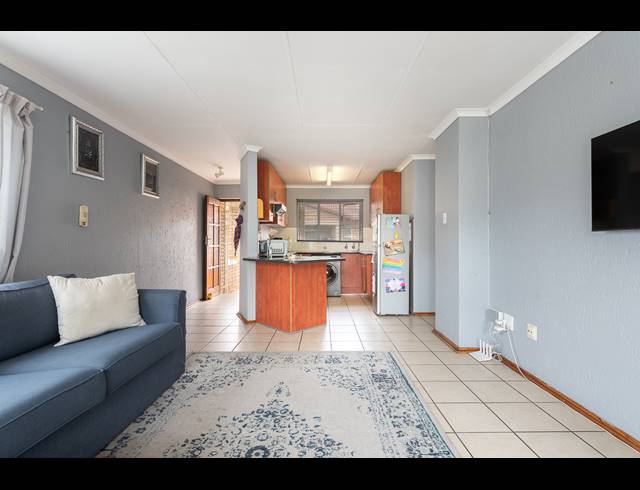 2 BEDROOM APARTMENT FOR SALE IN RIDGEWAY